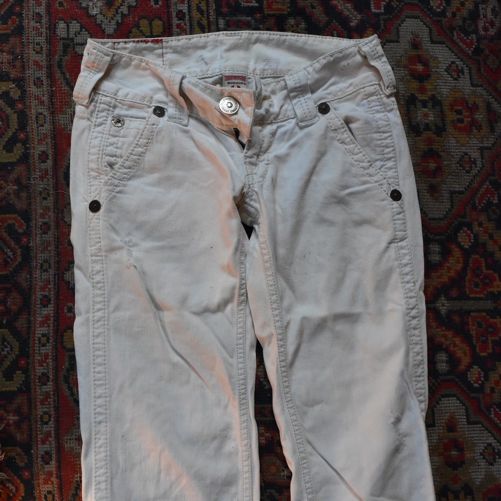 TRUE RELIGION white flared capri jeans